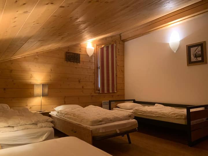 Spálňa so 4 samostatnými lôžkami na 2. poschodí