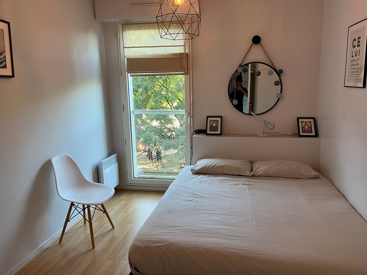 ห้องนอนพร้อมเตียง 160