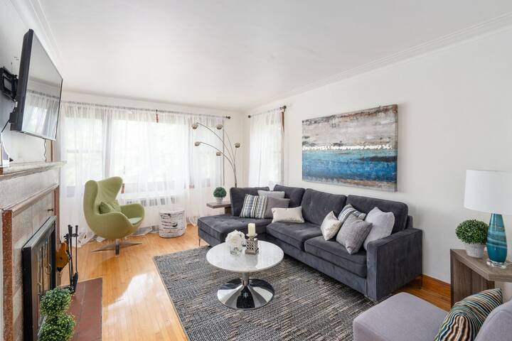 Montreal & Downtown Adventures 3BR + Free Parking gallery image 5