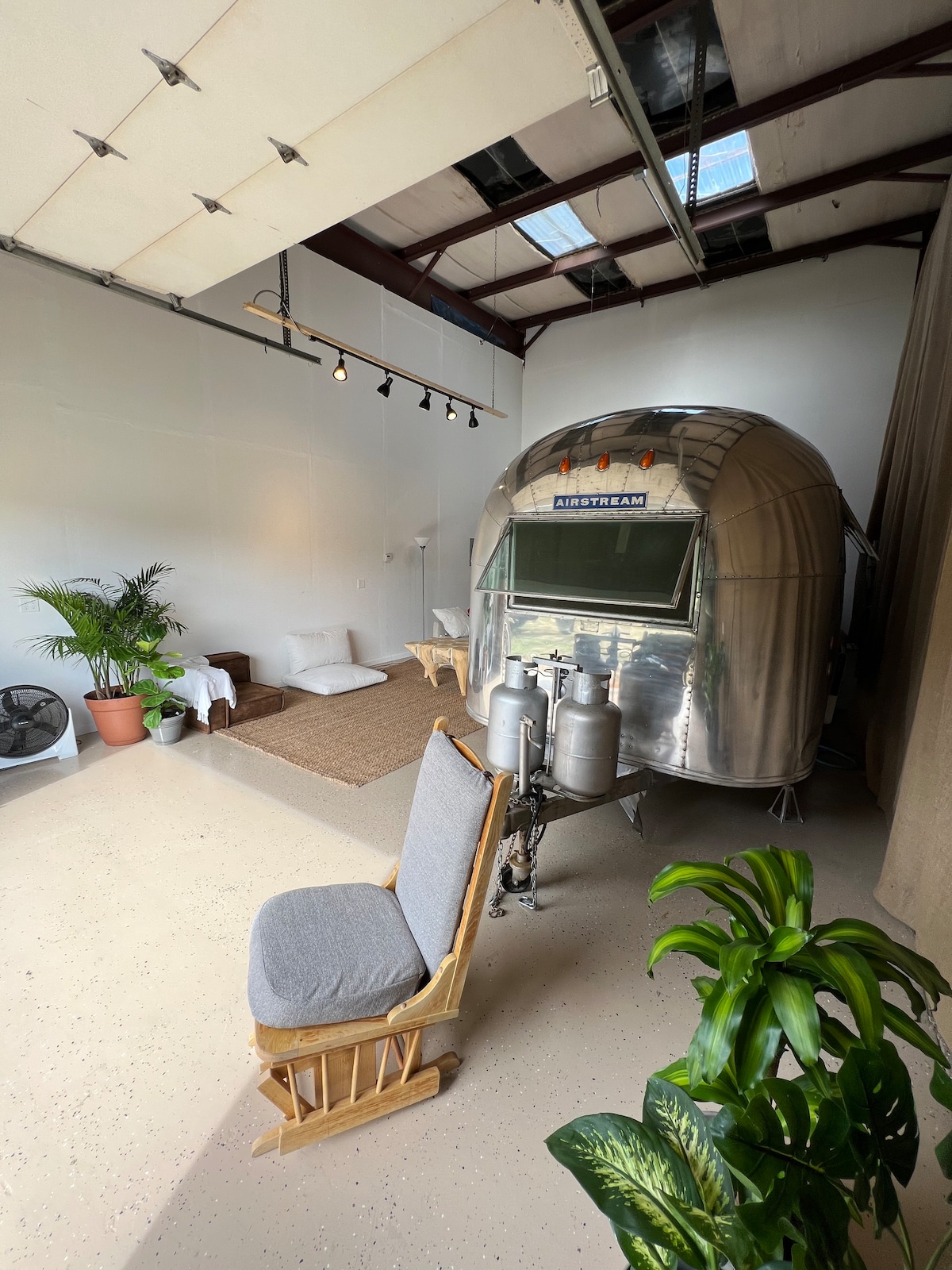 Airstream Art Studio Sculpture off season sale! Tiny houses for Rent