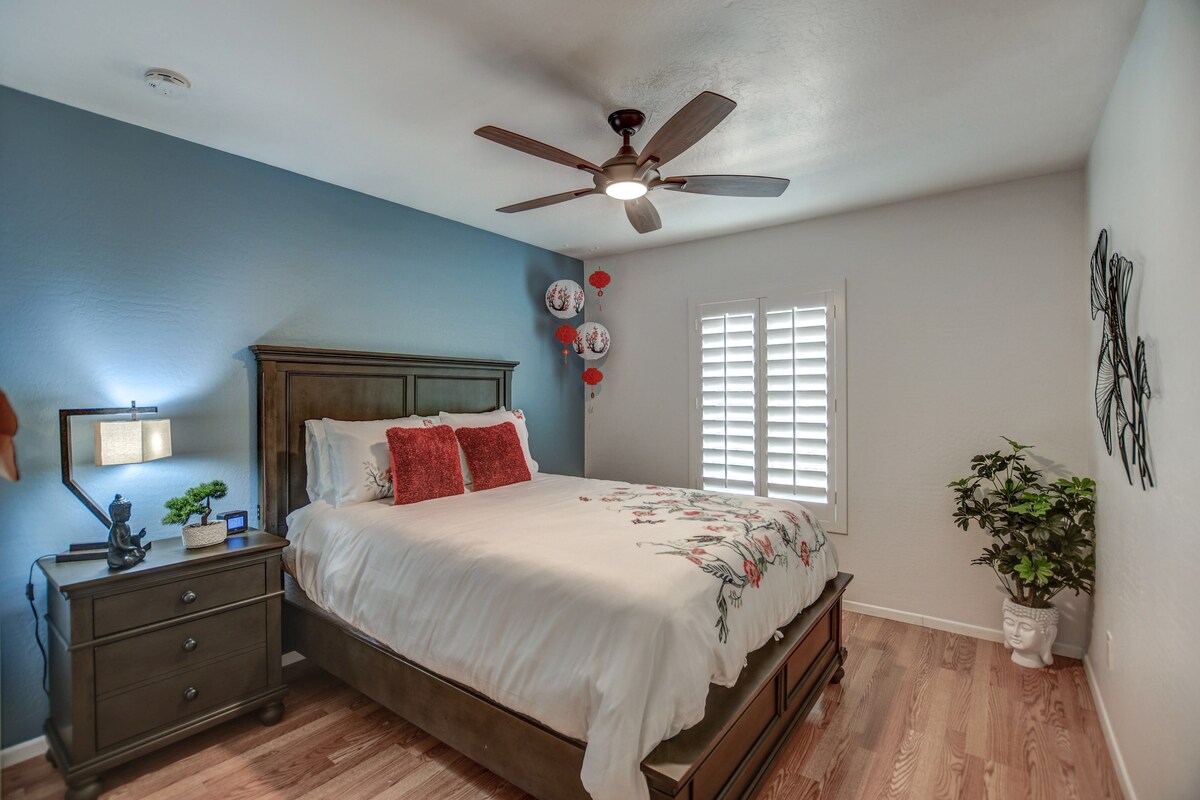 ห้องพัก 3 - ธีมเอเชียเตียงควีนไซส์พร้อมพื้นที่ตู้เสื้อผ้า 