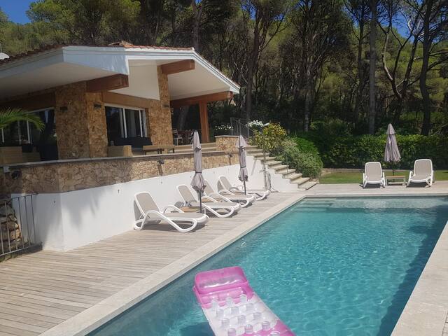 Walk to beach + private pool, gardens & terraces gallery image 3