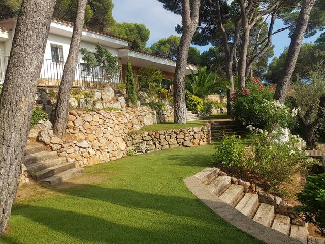 Walk to beach + private pool, gardens & terraces gallery image 4