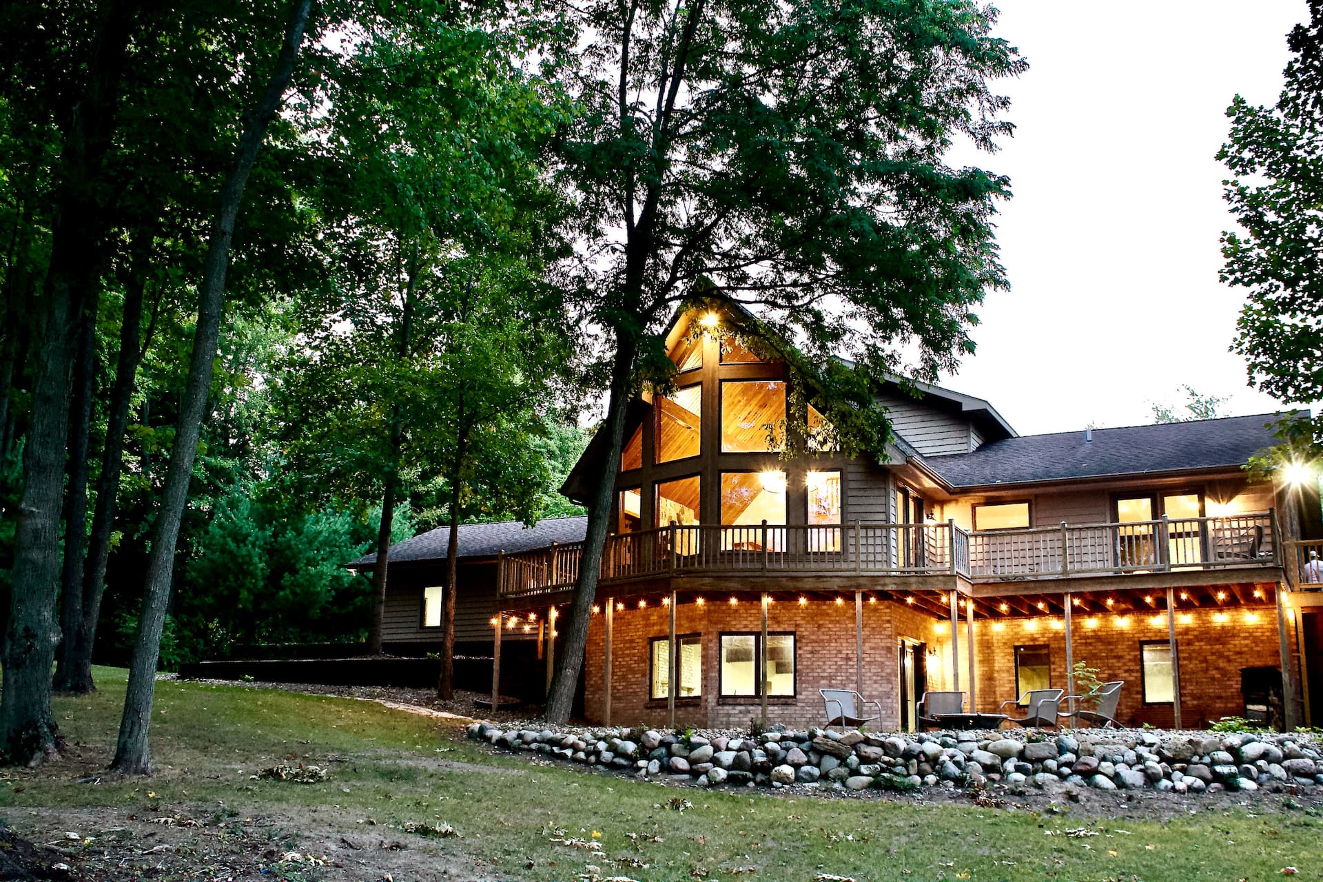 Luxury Waterfront Home w/hot tub in Harbor Country