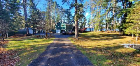 Beautilful, Sprawling Northwoods Lake Cabin!