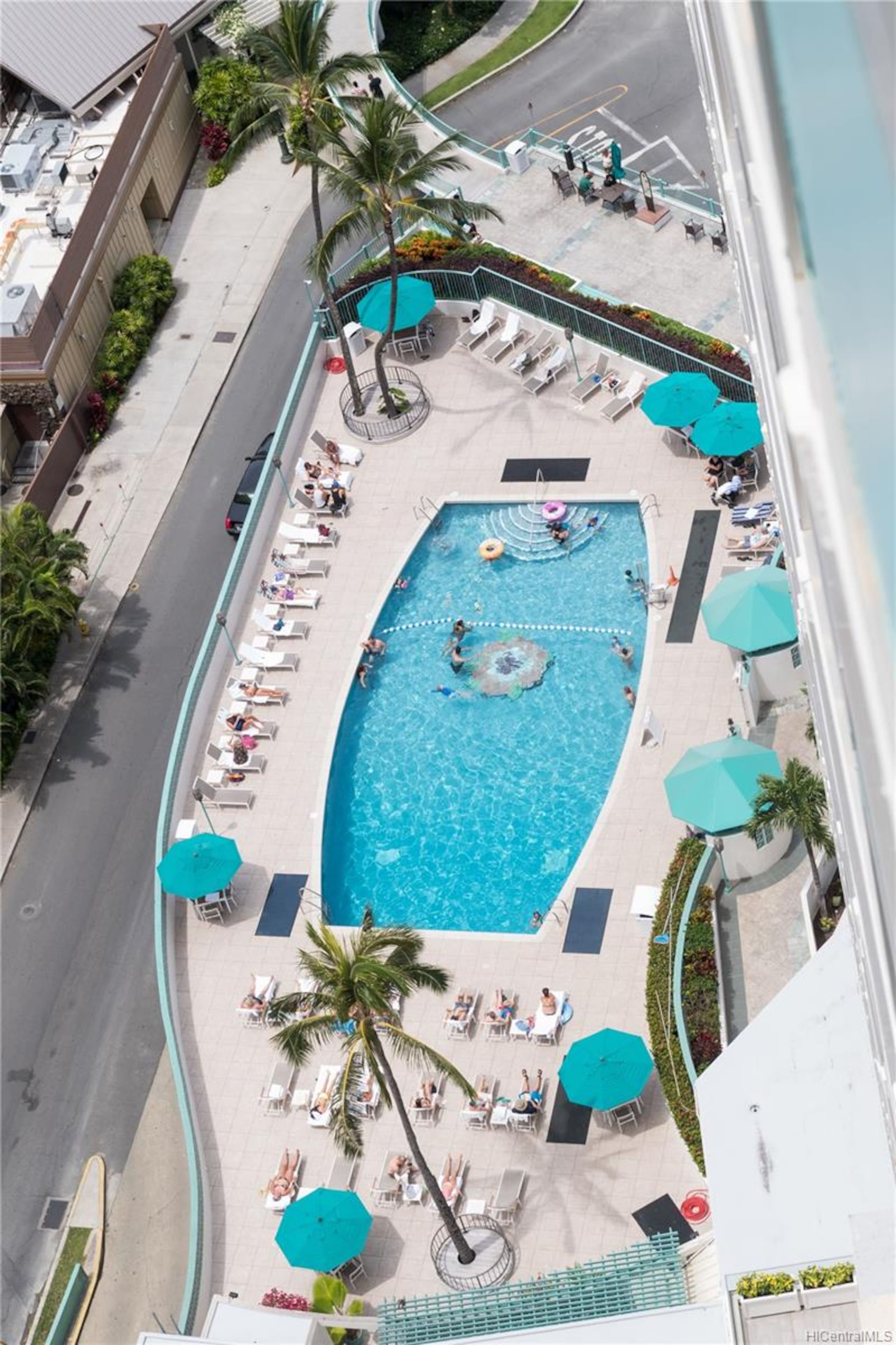 Condo in Honolulu · ★4.72 · 1 bedroom · 3 beds · 1 shared bath - Image 31
