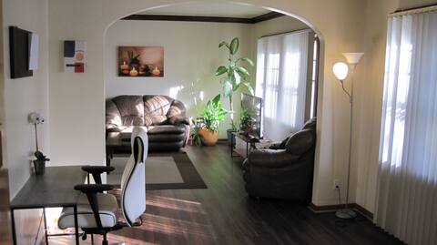 Cozy, King/Queen bed, 2 bedroom/heated bathroom.