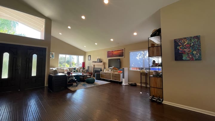 Fun Get Away, Vaulted Ceiling, Pool, Hot Tub, New. - Santee, CA
