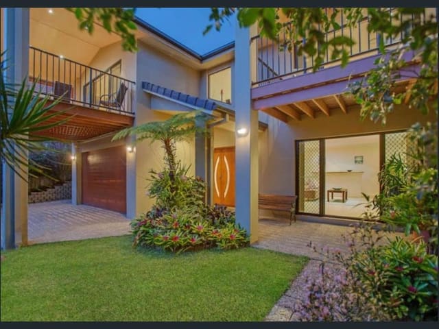 Huge modern home close to everything.