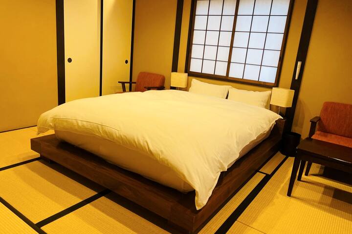 Chumba cha ghorofa na cha mtindo wa Magharibi