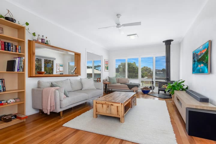 Beautiful three bed home with outdoor fireplace