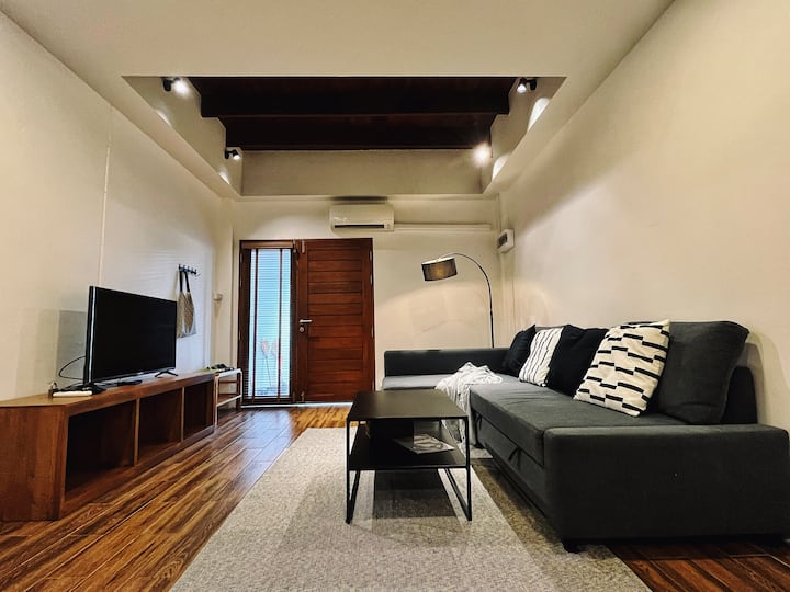 Wlk Old Town 5 Min. Loft Townhouses In Changphuak - Chiang Mai