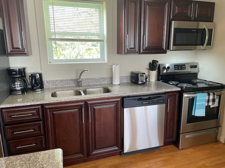 A Lovely 3bedroom rental unit in Brockville. Apartments for Rent in