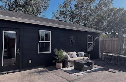 Quiet, Cozy Guesthouse with privacy