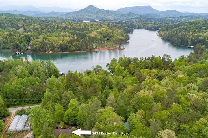 Mountain Rest at Lake Burton Houses for Rent in Clarkesville