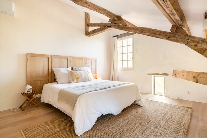 chambre 6 ,  1 er étage, vue jardin 