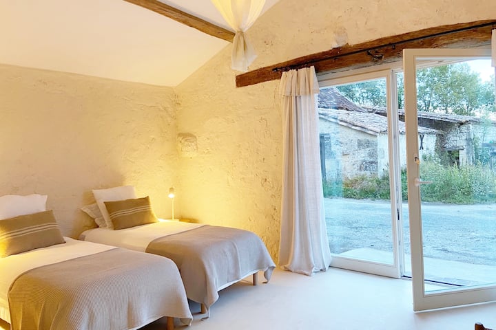 chambre 3 , RdC, adaptée à mobilité réduite 