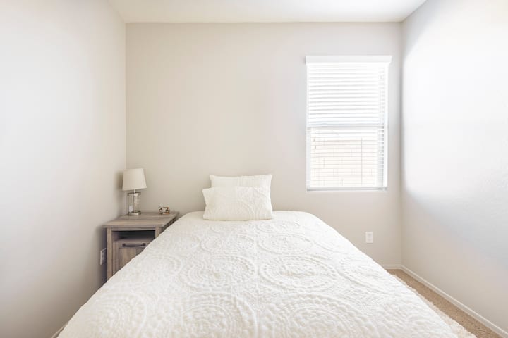 غرفة النوم 2