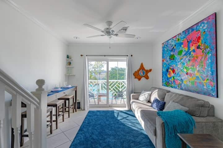 Sandyport Condo | Beach, Pools & Food - Nassau