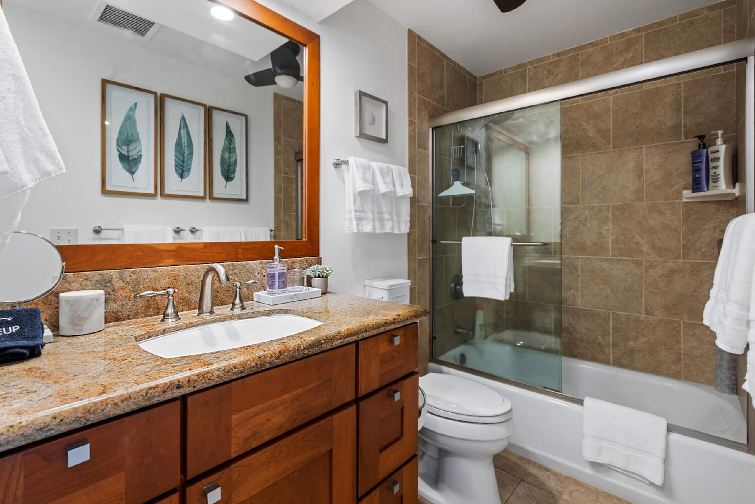 Condo in Kailua-Kona · ★4.99 · 3 bedrooms · 5 beds · 2 baths - Image 17