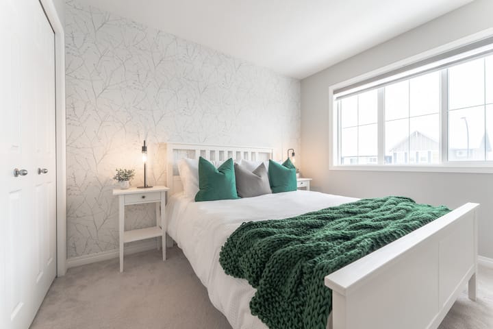 Segundo dormitorio con cama tamaño queen