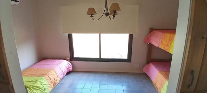 Dormitorio 2  anexo, 5 camas ideal niños.