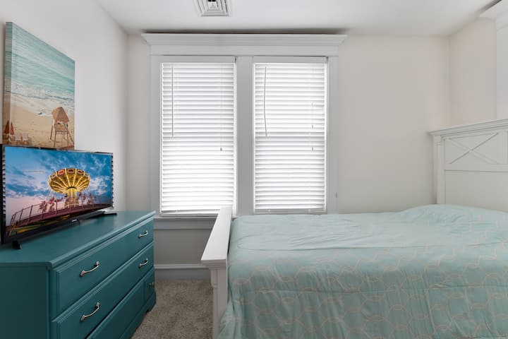 二楼双床卧室。