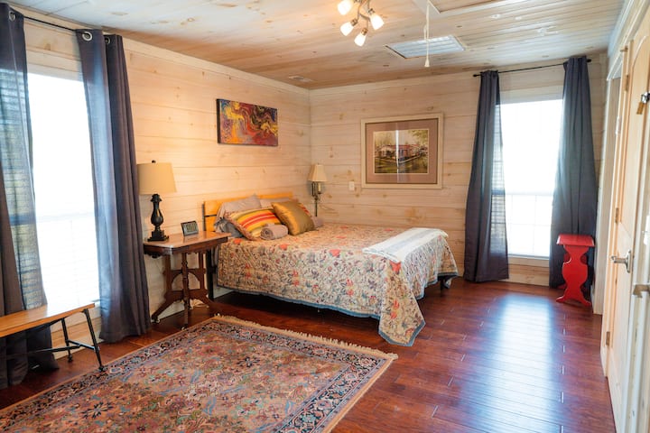 Mother in law suite bed-king size 