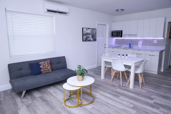 Lovely 1-bed Apt With Private Patio & Parking - Coral Gables, FL