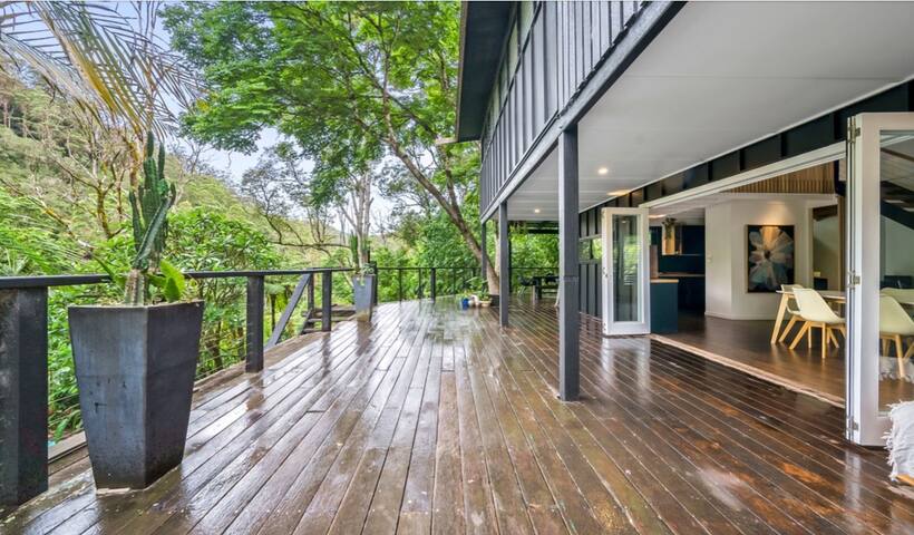 treehouse retreat gallery image 2