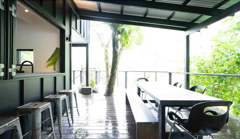 treehouse retreat gallery image 5