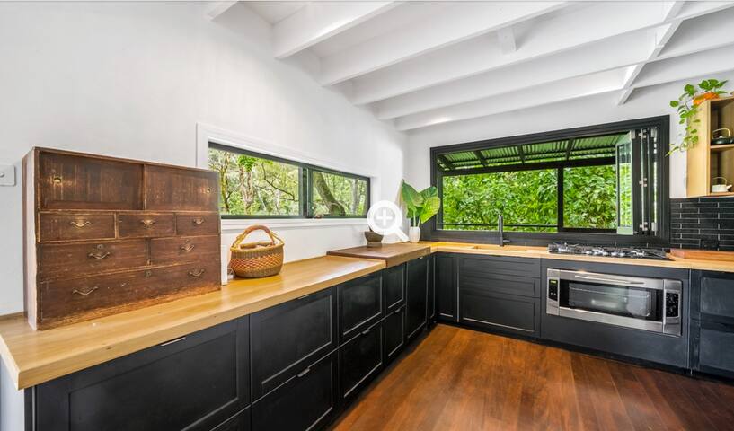 treehouse retreat gallery image 3