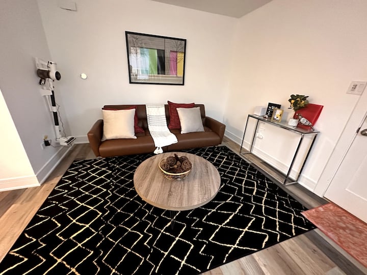 New Renovated Suite Perfectly Located in Riverside Apartments for