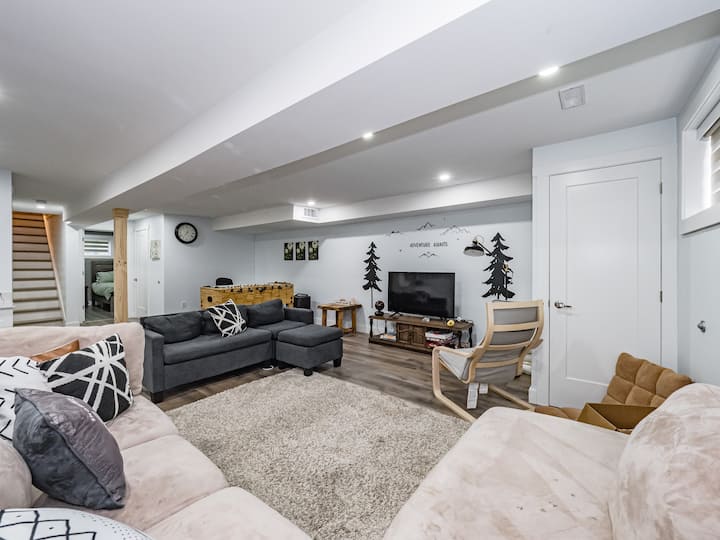 Private Country Escape | Hot Tub, Games, Fire Pit - Kawartha Lakes