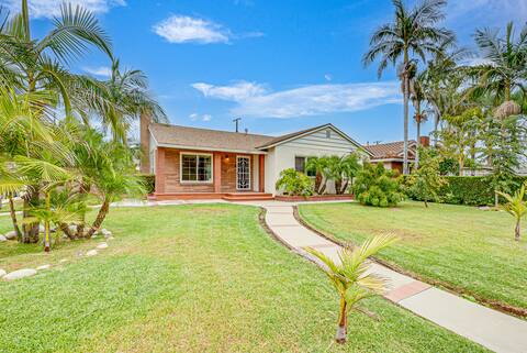 Warm & Cozy Entire 4B4B House in West Covina