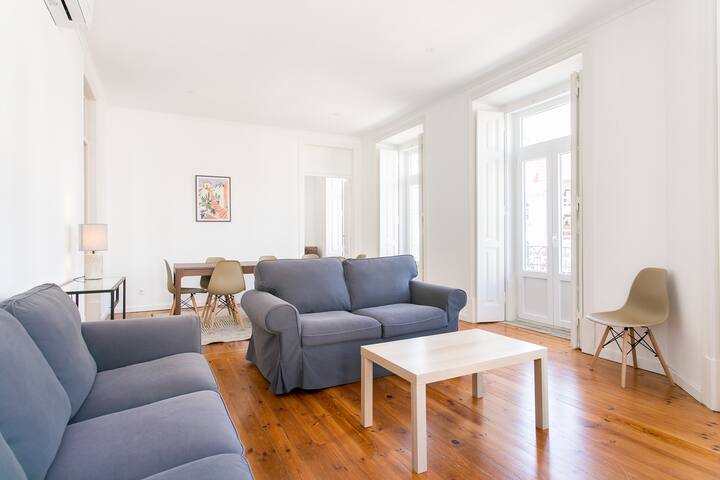 Duplex in the center of Lisbon – metro at the door