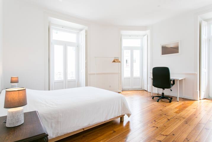 Duplex in the center of Lisbon – metro at the door gallery image 4