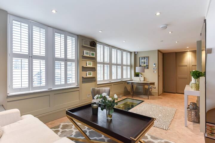 Ivy | Addison Place | Pro-Managed