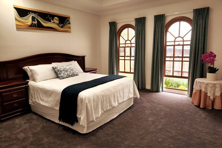 Bayside Deluxe Mansion gallery image 4