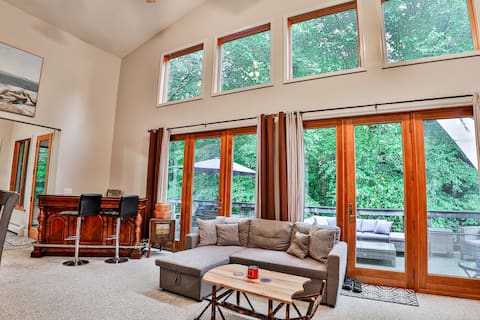 Twin Mountain River House