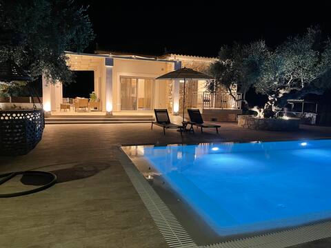 Villa Niva - Private 3-bedroom Green Villa