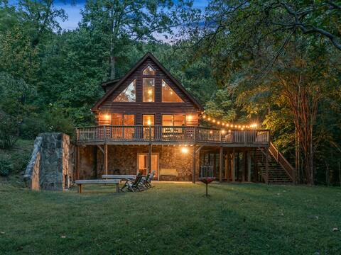 Serene Log Cabin with Hot Tub Outdoor Fireplace