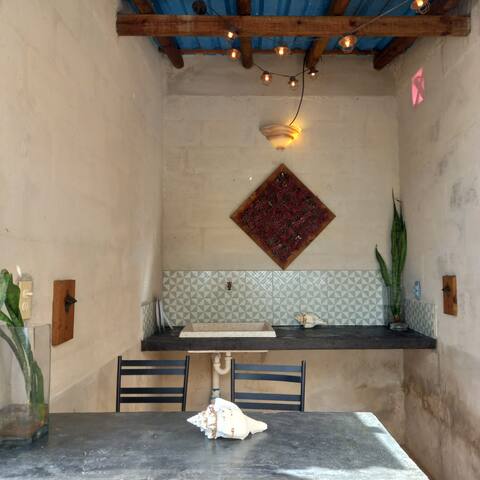 2 Rooms facing the sea