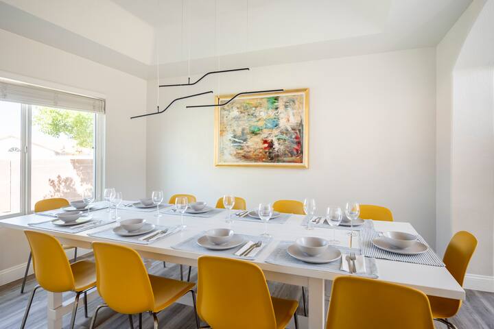 Modern 5BR Escape w/ Pool & Spa – 7 Min to Strip gallery image 2