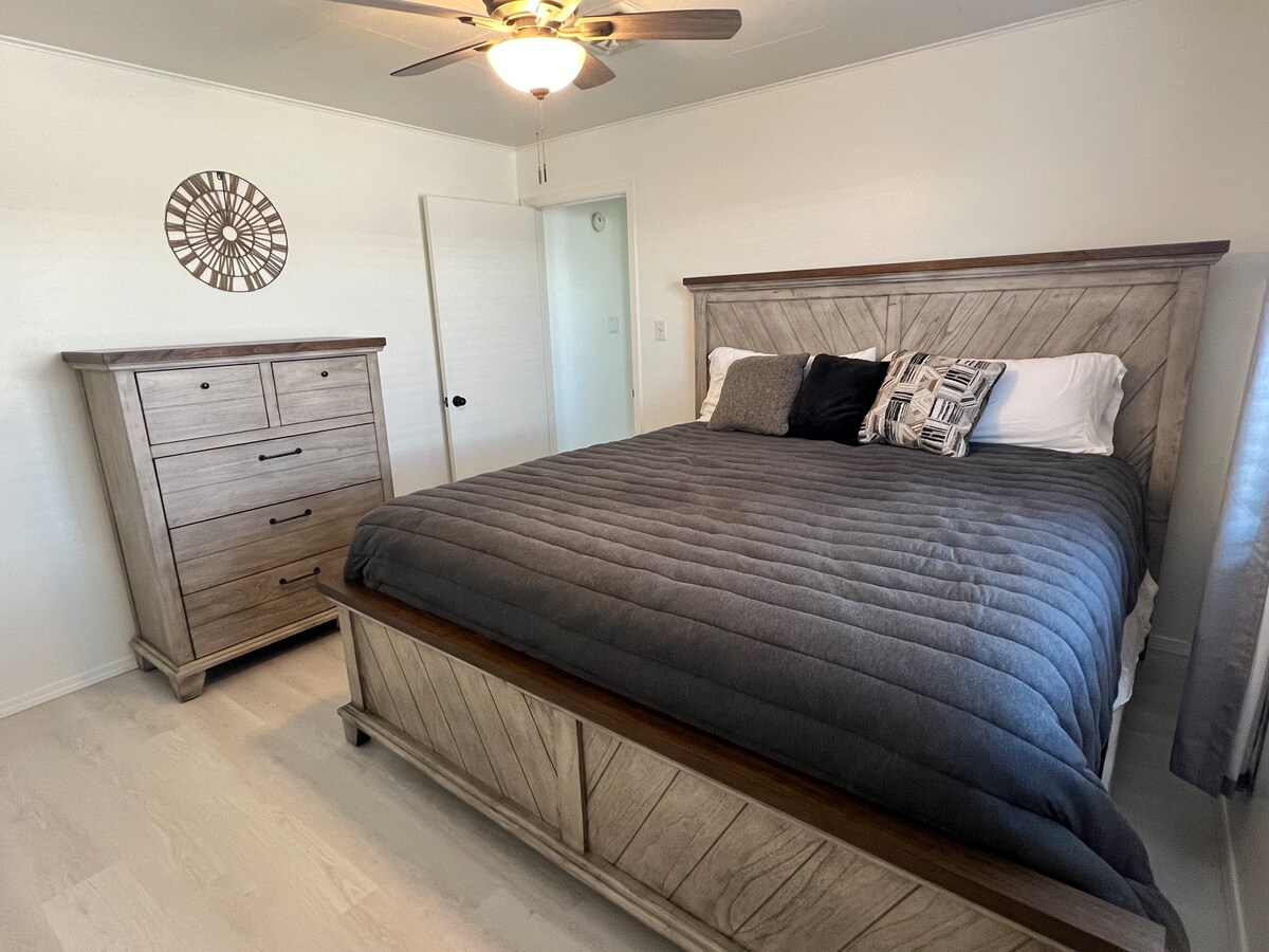 Quiet cozy 2 bedroom/2 bathroom apartment Apartments for Rent in