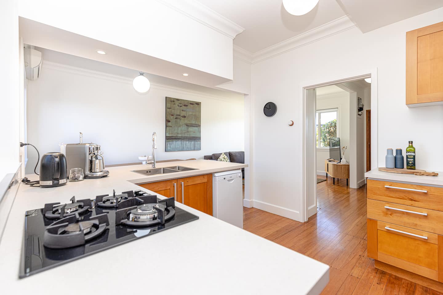 Station House 2 - Beautiful, Stylish And Secure. 4