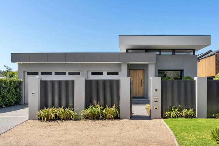 Pearse Retreat – Extraordinary Luxury Living gallery image 5