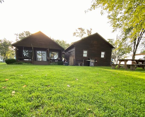 Cozy lakefront cabin with new dock + fire pit