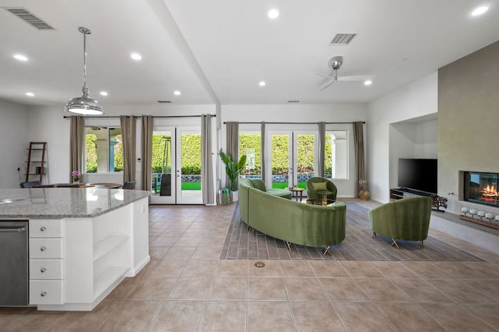 28+days Only-desert Oasis-pool, Spa, & Fireplace - Palm Springs, CA