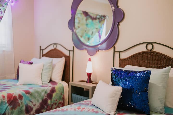 Guest Bedroom #2 with two twins